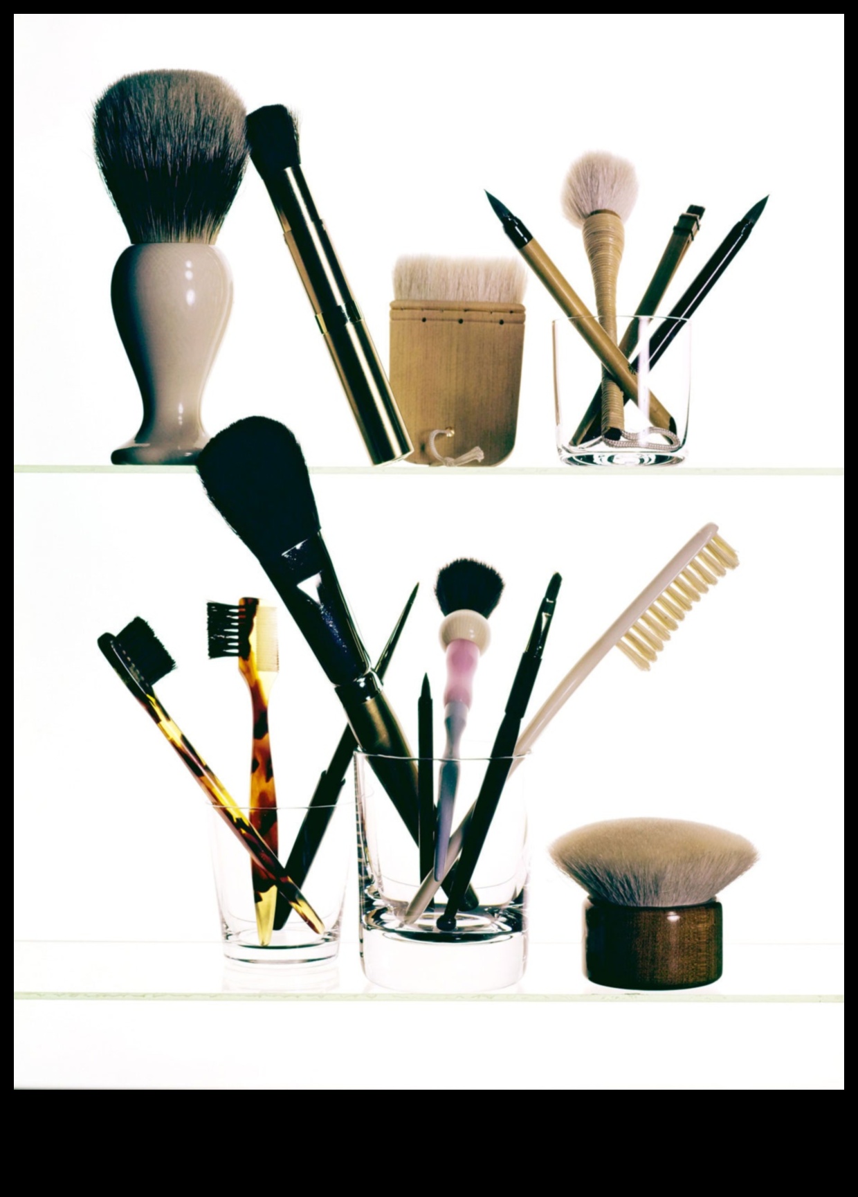 تعقيم أدوات المكياج: التأكد من أن أدواتك آمنة وصحية