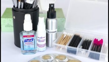 تعقيم أدوات المكياج: التأكد من أن أدواتك آمنة وصحية