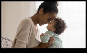 انتصارات صغيرة: الاحتفال بمعالم الطفل اليومية