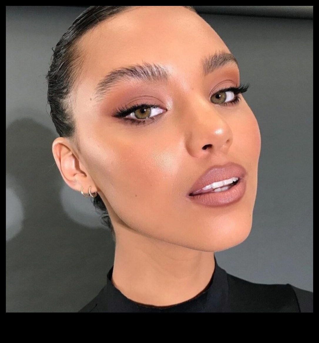 من الخفيف إلى المذهل: استكشاف القوام في أنماط مكياج المساء